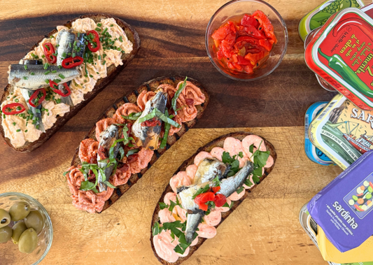 Tapas Toast Trio — Elegante Vorspeisen mit Sardinen & Antipasti 🐟